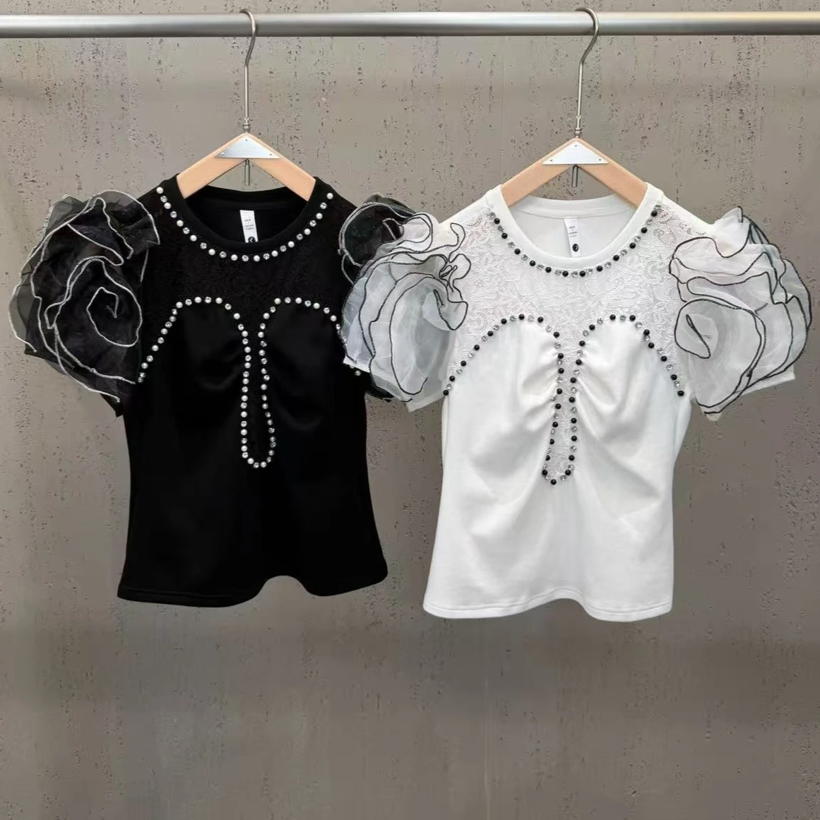 

2026 Summer Chic: French-inspired Lace T-shirt with Rhinestone Petal Sleeves - A Slimming, High-end Casual Tops for Women