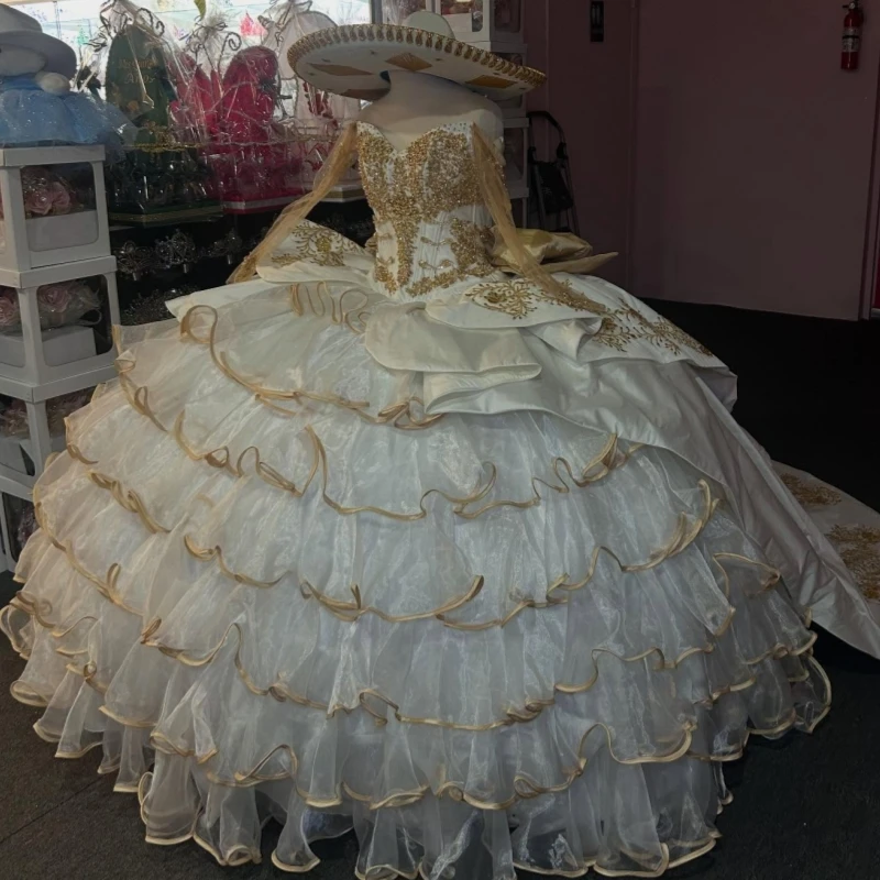 화이트 프린세스 오프 숄더 스위트 16 드레스 Quinceanera 드레스 아플리케 비즈 보우 계층화 된 Tull 코르셋 파티 생일 Vestidos