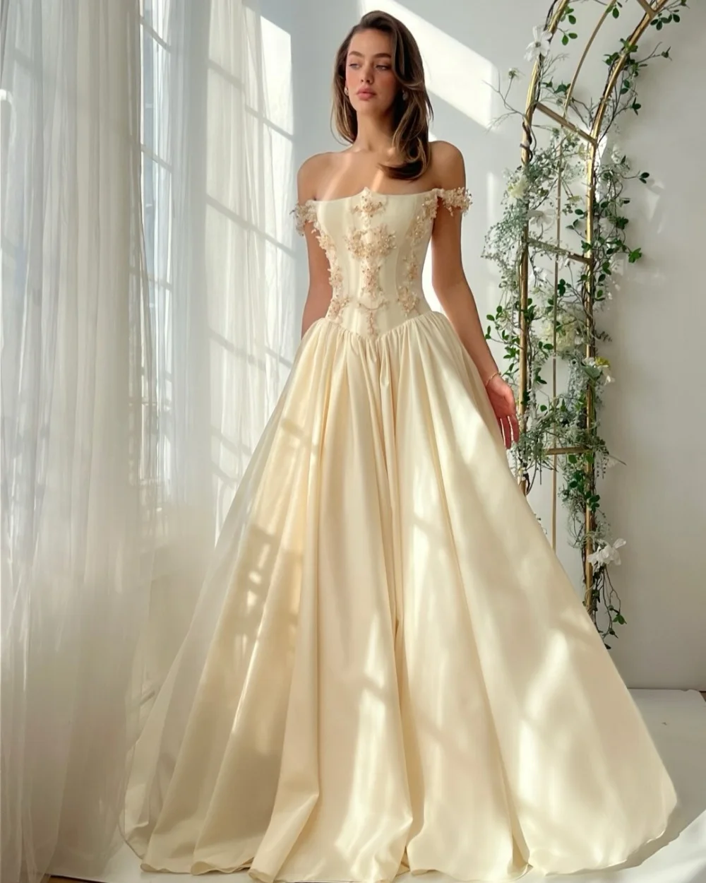 

Customized Exquisite Women Jersey Rhinestone Handmade Flower A-line Evening Dresses Fashion Strapless Floor Lenght Party Gowns