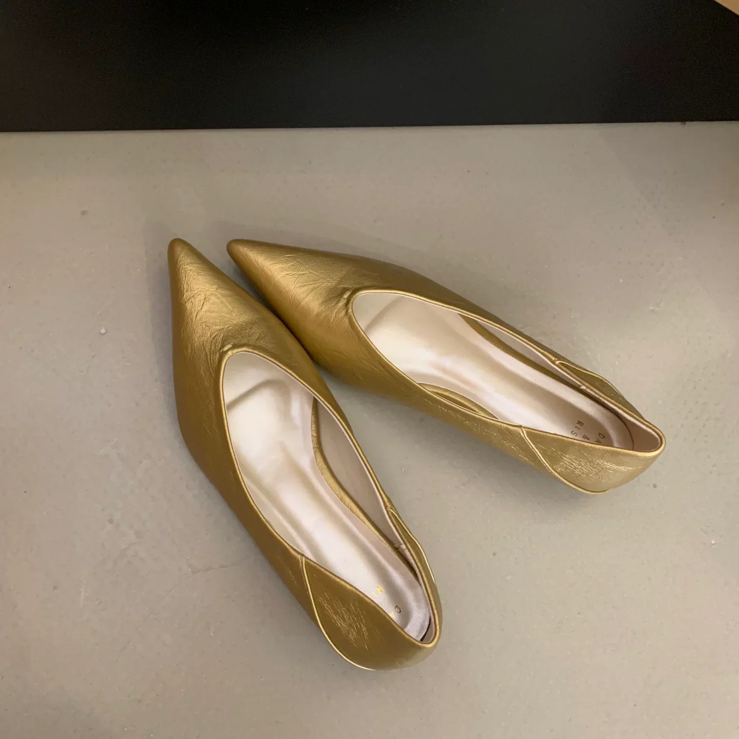 2026 Neue Marken-Damenpumps Elegante Dünne High Heels Modische Spitze Flache Slip-On Schuhe – Detail 8