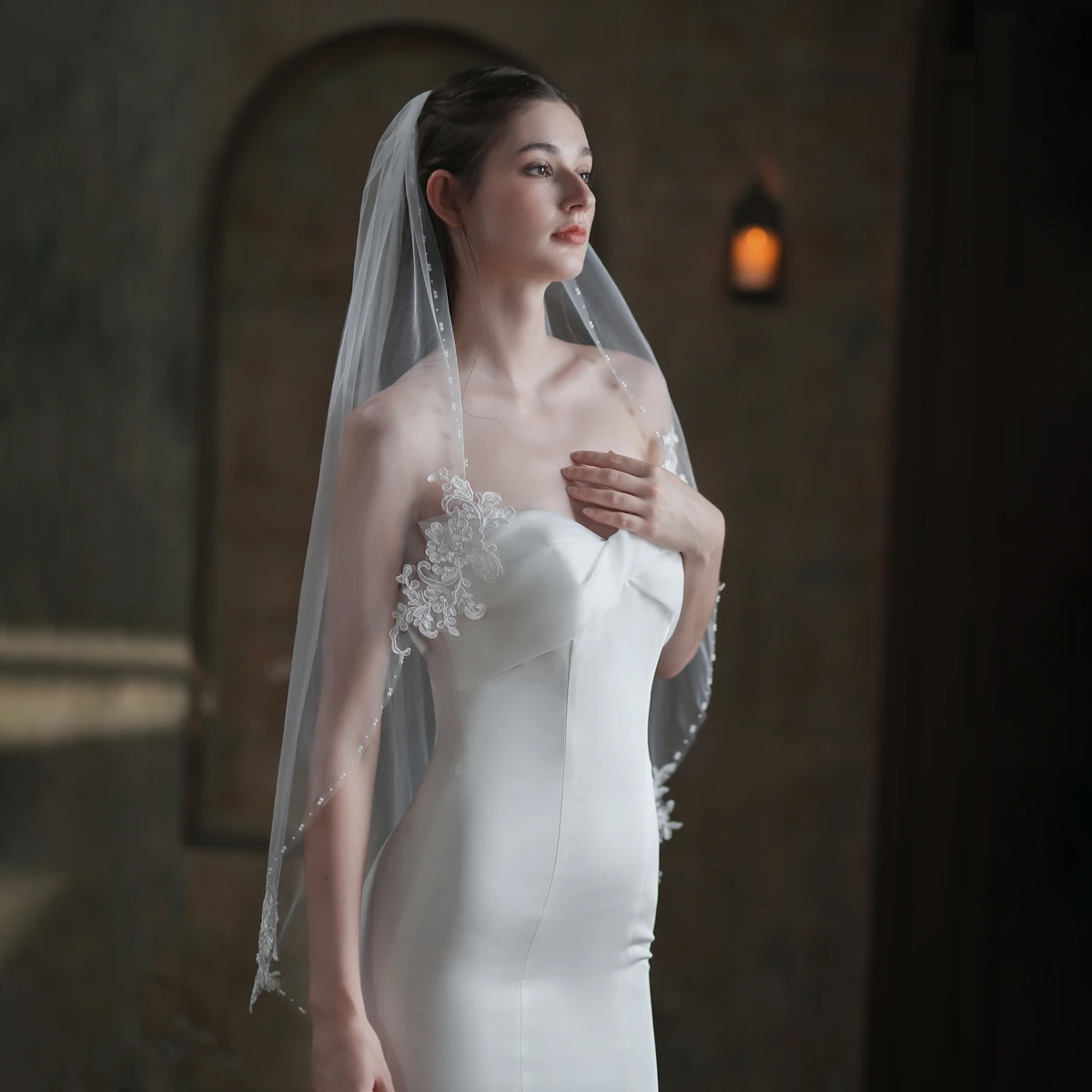 V846 velo bianco da sposa fatto a mano di lusso per abito da sposa perle di Tulle a uno strato Appliqued di pizzo con perline da sposa per essere velo