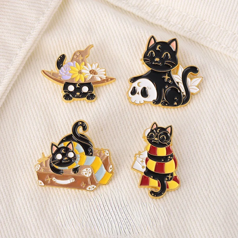 Punk Magic Witch Skeleton Cat smalto Pins Moon Cat spille magiche in metallo regalo gotico di gioielli di Halloween per gli amici all\'ingrosso