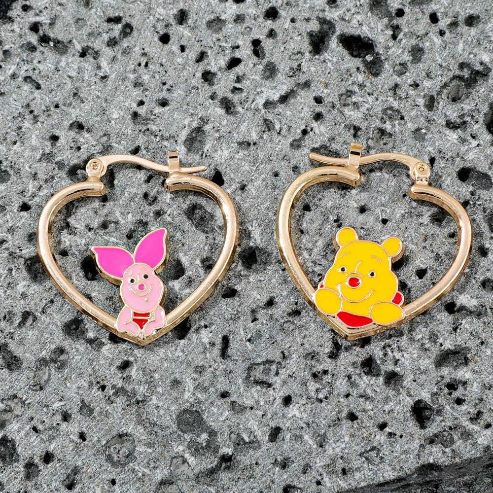 Pendientes bonitos de Anime con diseño de Pooh y lechón, aretes creativos con forma de corazón hueco para el mejor amigo, accesorios de joyería, regalo