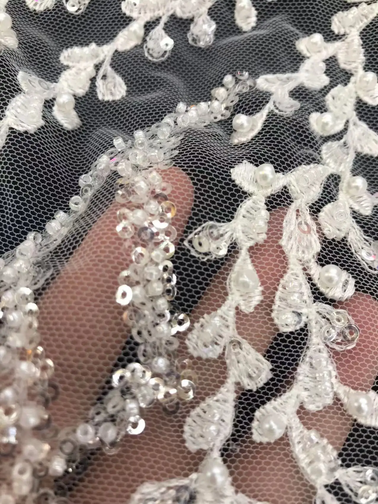 New listing high-end white beads boutique wedding dresses lace embroidery, luxury wedding dresses in Europe and the United State