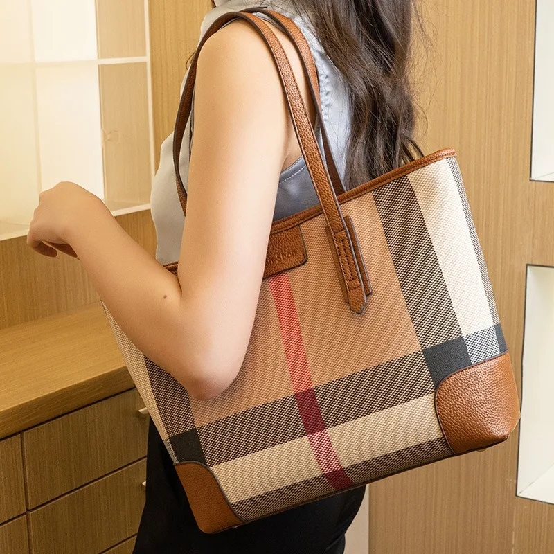 Popular Women's Handbag: Genuine Leather Tote Bag By Famous Designer - Classic Elegant Shoulder Style