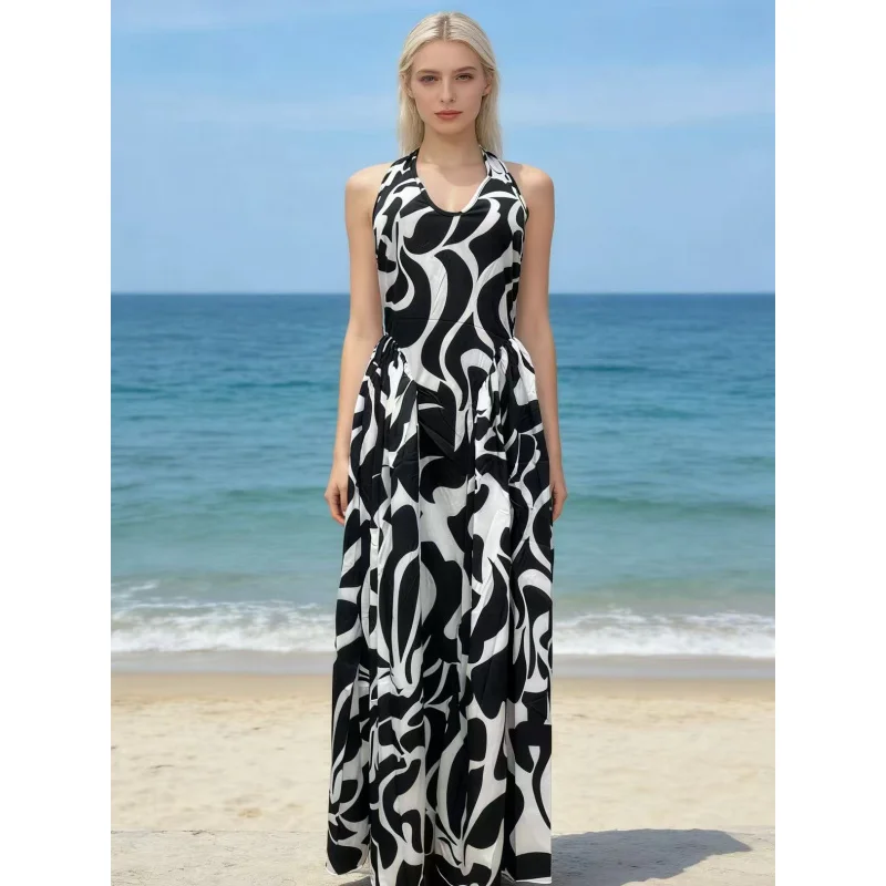 

2026 Spring New Abstract Print Halter Neck Dress, Waist-Cinching, Long Skirt With A Large Hem, Suitable Vacation And Beach