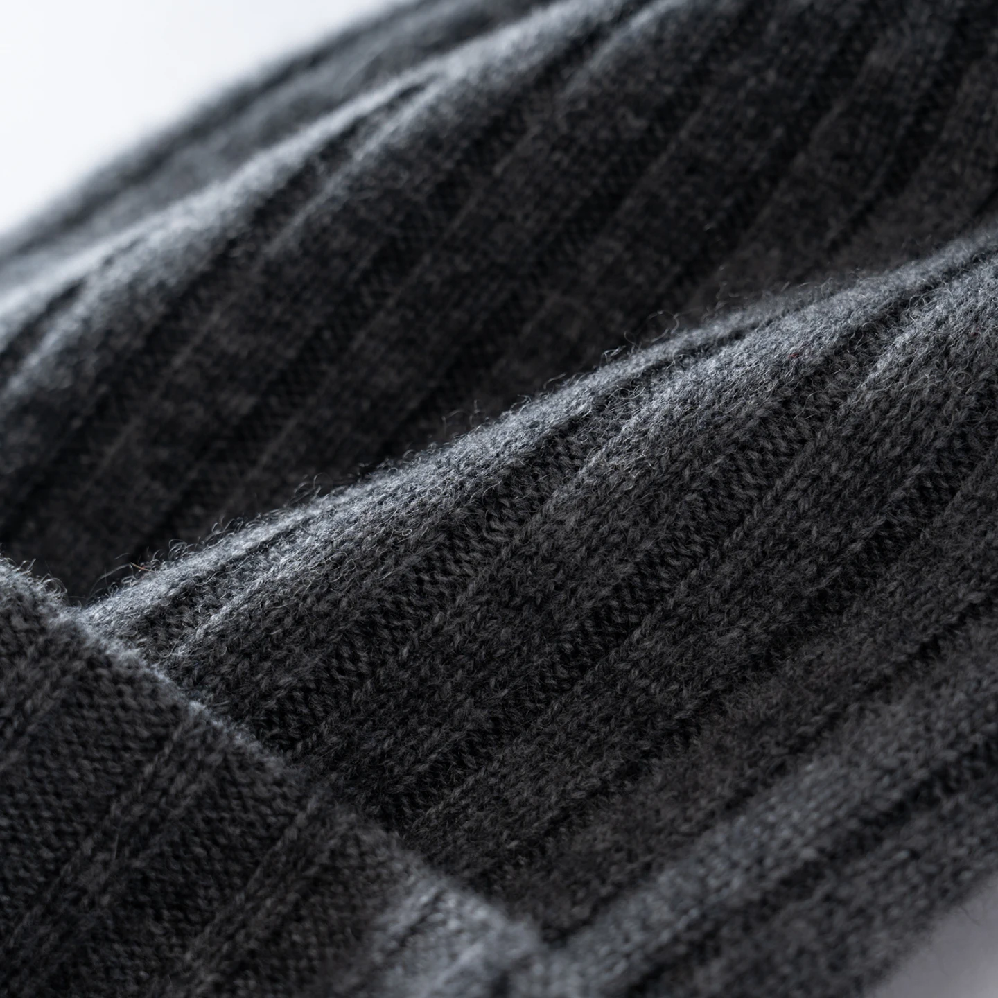 100 % hochwertige Kaschmirmütze für Damen/Herren, zweilagig, verdickt, warme Wintermütze, Outdoor-Skimütze, nahtlos gestrickte Beanie-Mütze für Unisex – Detail 16