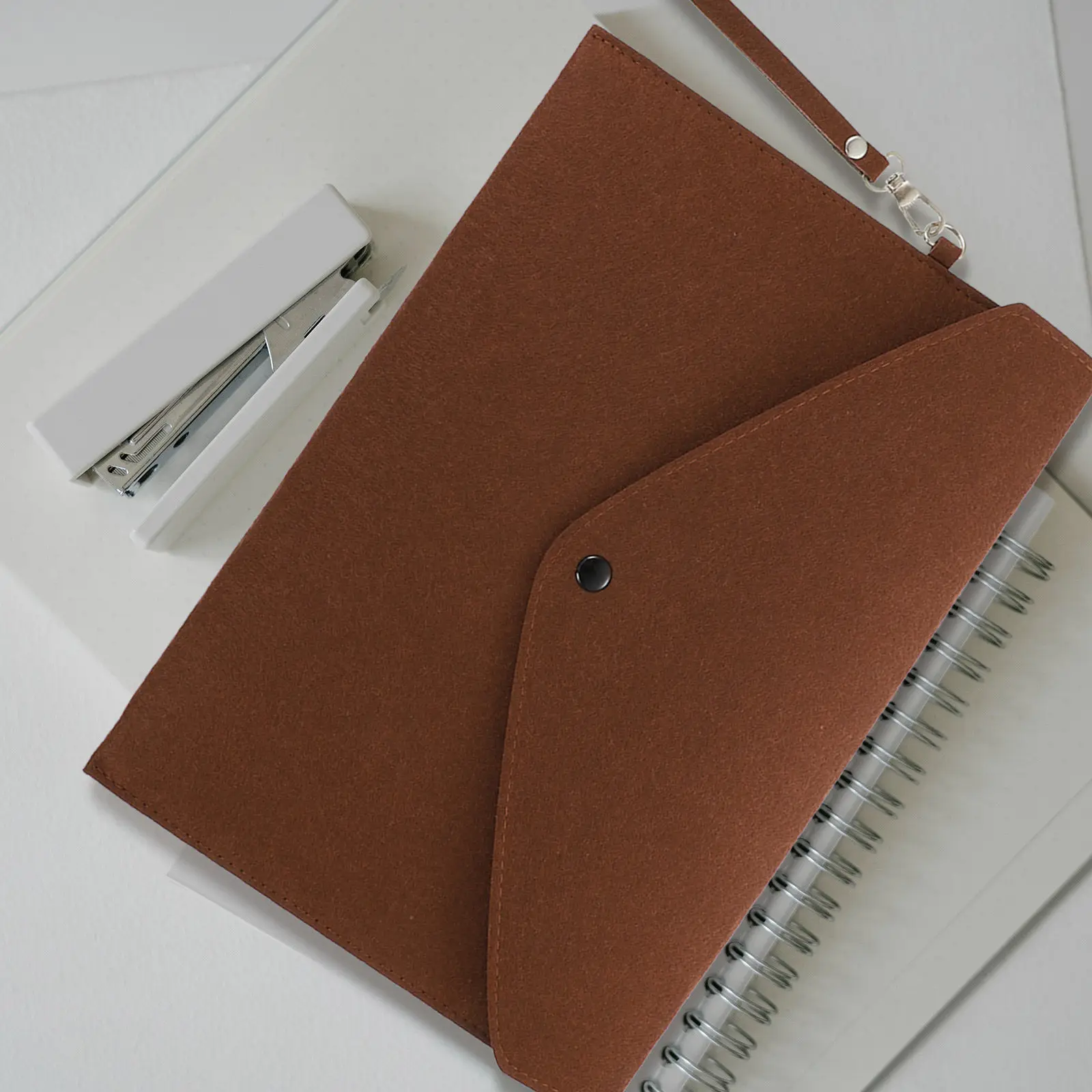 

High Class Felt File Bag A4 Size Document Holder with Strong Clasp for Business Cards Papers Portable File Folder Bag Space
