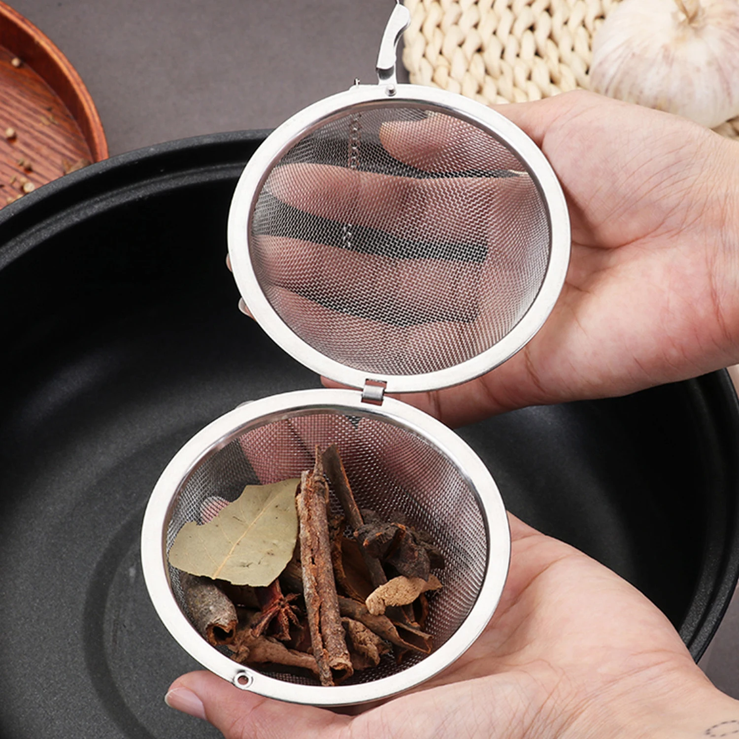 Oankr Tea Strainer Spice Seasoning Filter with Chain Stainless Steel Mesh Ball Tea Coffee Filter Basket Kitchen Accessories