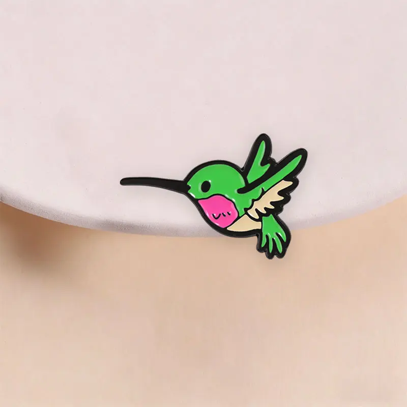 Cute Hummingbird Enamel Badge Cartoon Flying Bird Animal Lucky Symbol Pin Wildlife Brooch Lapel Hat Bags Decor Jewelry Gift