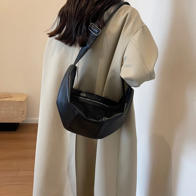 

New Trendy Versatile Women's Large Capacity PU Leather Storage Dumpling Bag Simple Casual Commuting Shoulder Crossbody Bags