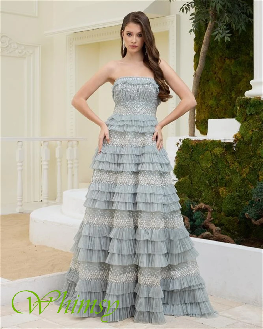 فستان سهرة فاخر مخصص بدون حمالات من التول فساتين كلاسيكية متدرجة لحفلات العودة للوطن بدون أكمام فساتين مناسبة مخصصة