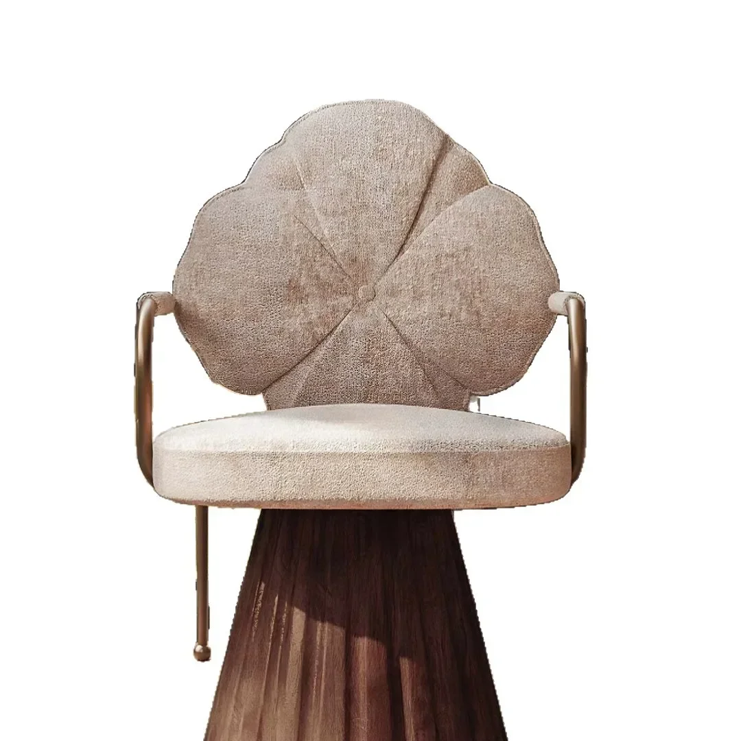 The second-hand French retro makeup stool has a sense of luxury, light luxury hardware, and solid wood