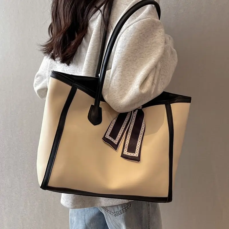 

2024 New Japanese Korean Style Large Capacity Female Fashion Zipper Senior Texture Commuter Single Shoulder Shopping Tote Bag