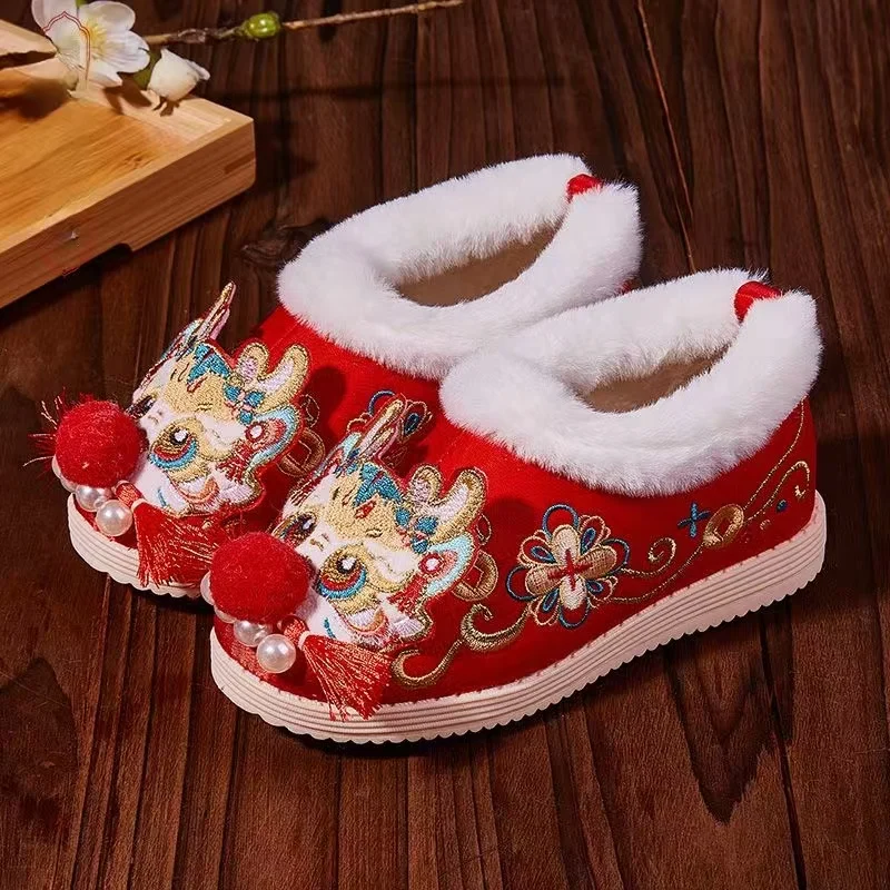 2024 Winter Girls Embroidered Cotton Boots Soft Sole Low Top Ethnic Style Flat Sole Plush Warm Slip On Snow Boots Hanfu Shoes