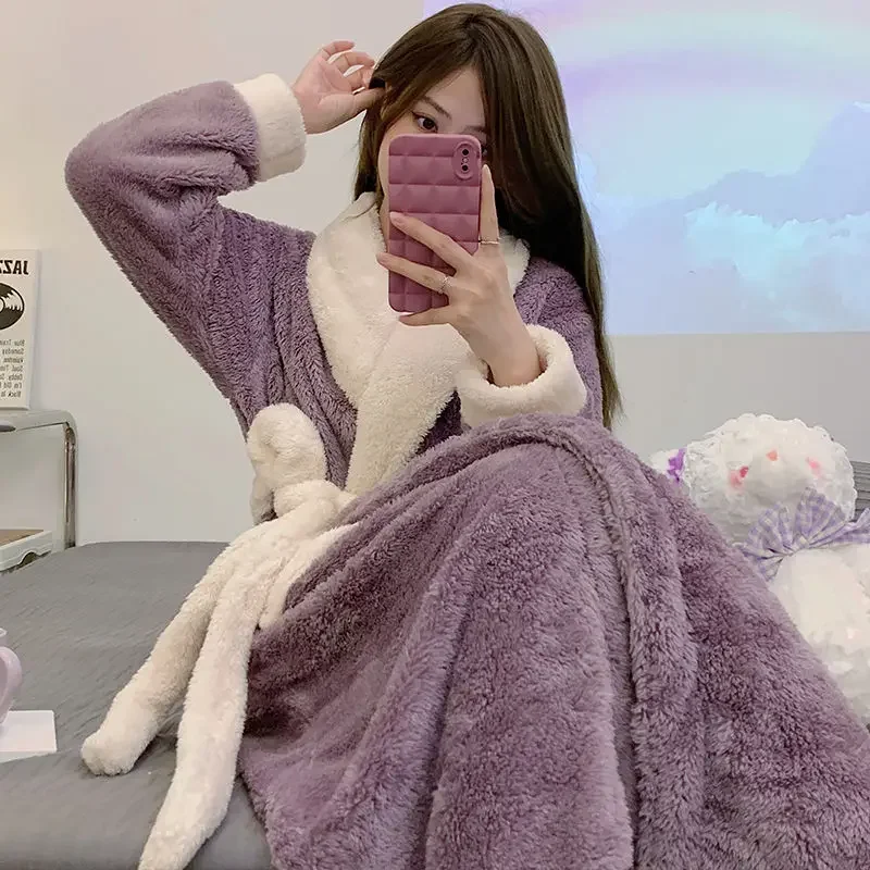 Long Pattern Intensification Sweet Cute Flannel Bathrobe Wintertime Pajamas Loungewear Coral Fleece Night Gown Autumn and Winter