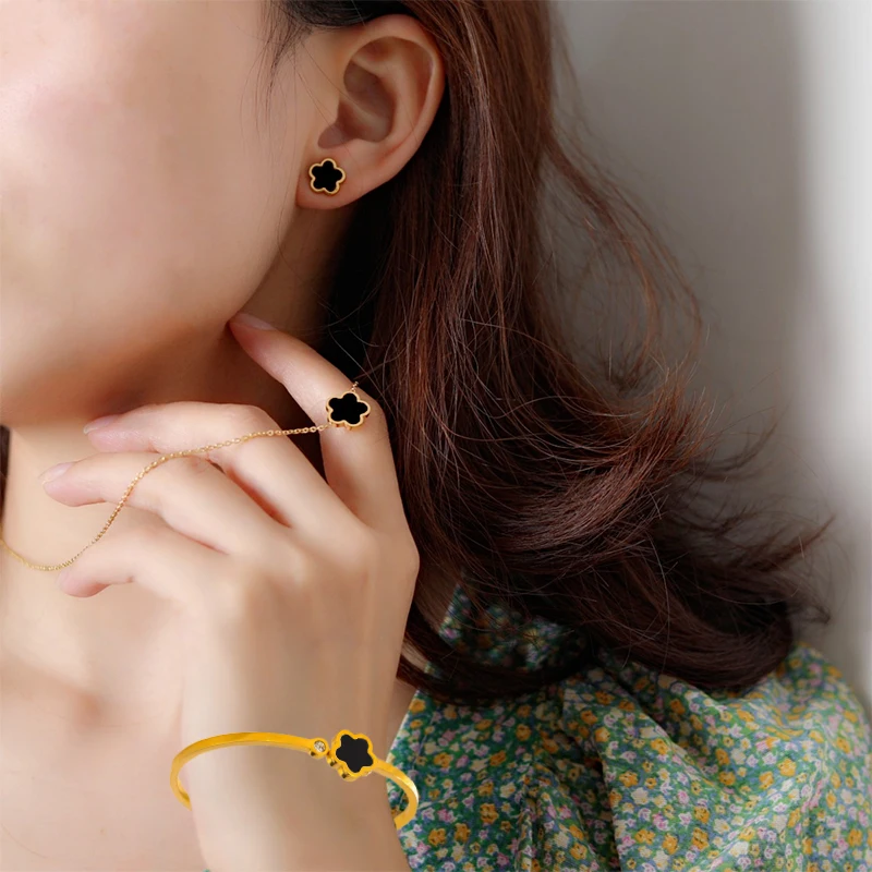 3pcs Stainless Steel Bracelets Necklaces Earrings Gold Plated Color Lucky Five Leaf Flower Jewelry Set Party Wedding Accessories