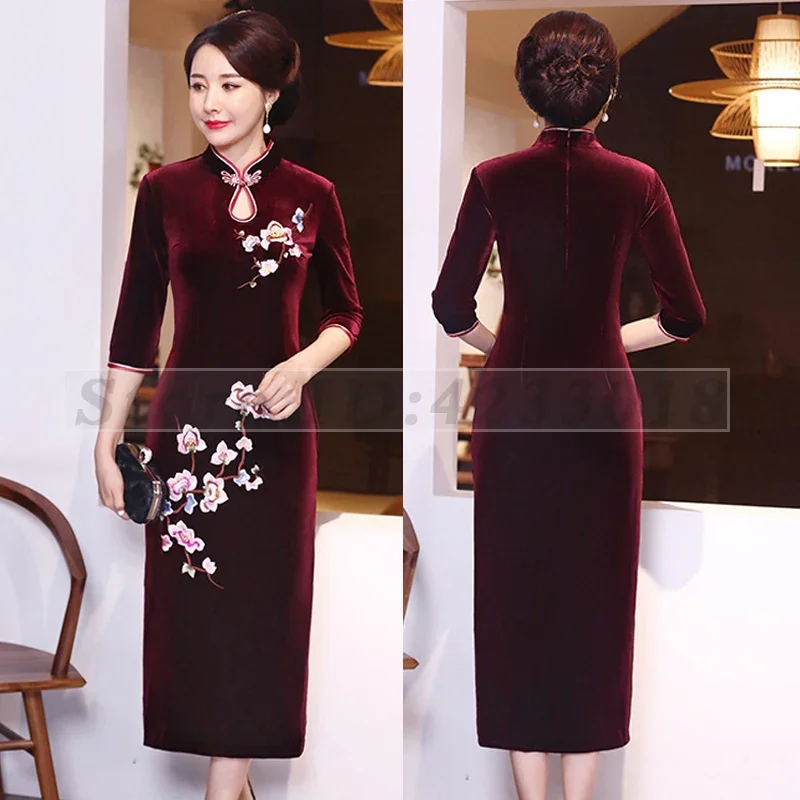 

New Chinese Style Qipao Vintage Improved Cheongsam Autumn Winter Velvet Embroidered Qipaos Traditional Elegant Novelty Dress