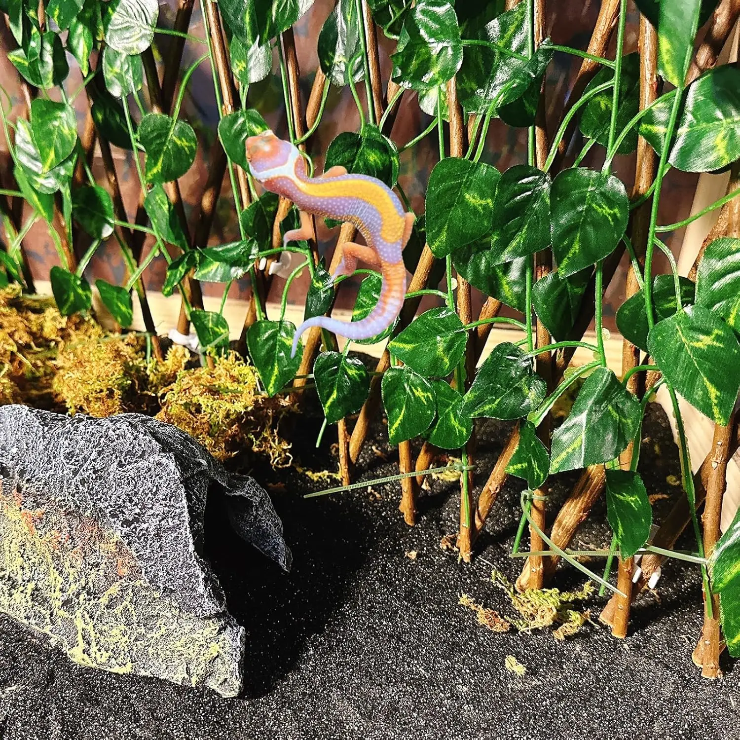 

Reptile Hermit Crab Climbing Toys 15.75 in Evergreen Leaves Expandable Retractable Plastic Simulation Trellis Hedge Fence Aquari