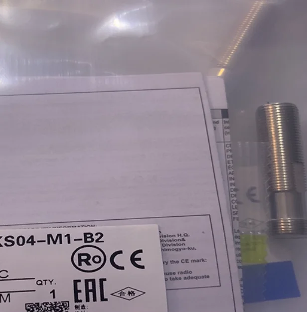 

4 шт. новый бесконтактный переключатель E2A-M18KS08-M1-C2 E2A-M18KS08-M1-B1 E2A-M18KS08-M1-B2 E2A-M18KS08-M1-C1