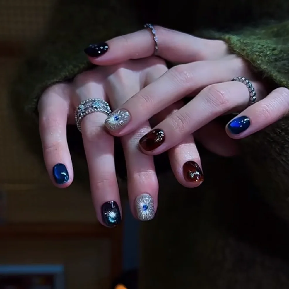 10pcsHandmade Short Round Press On Nails Amber Patterned Shiny Blue Cat Eyes Design Sweet Cool Fake Nails Wearable Nails Art Tip