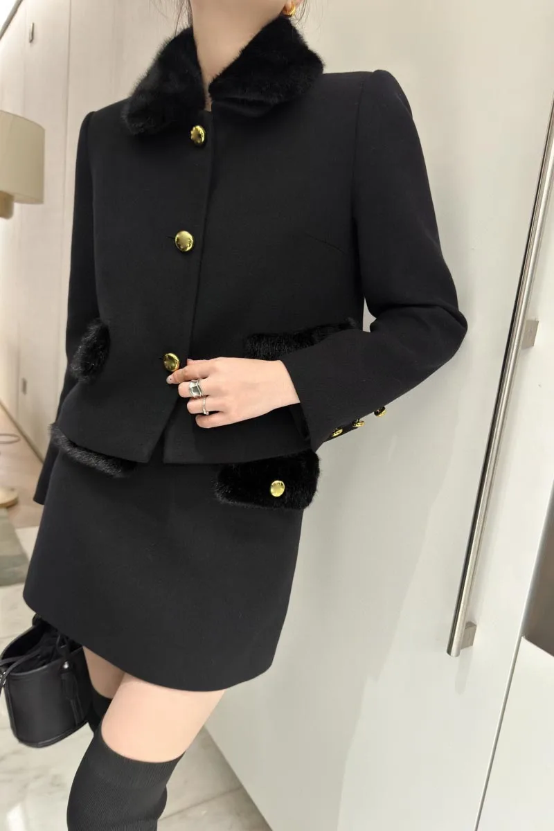 2024 New Autumn/Winter Women's Half length Skirt Fashionable and Exquisite Korean style Plush Metal Buckle Queen Style Short Ski