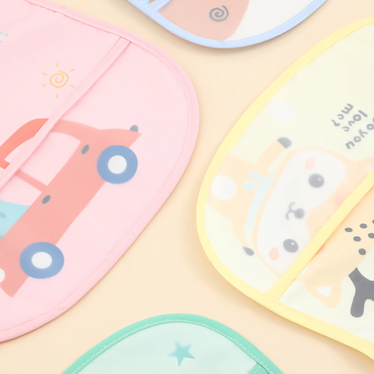 Random Mixed 3pcs Feeding Baby Bibs Waterproof No Sleeved Bibs for Baby Bib Saliva Boy Burp Cloths Newborn Slabbetjes Things