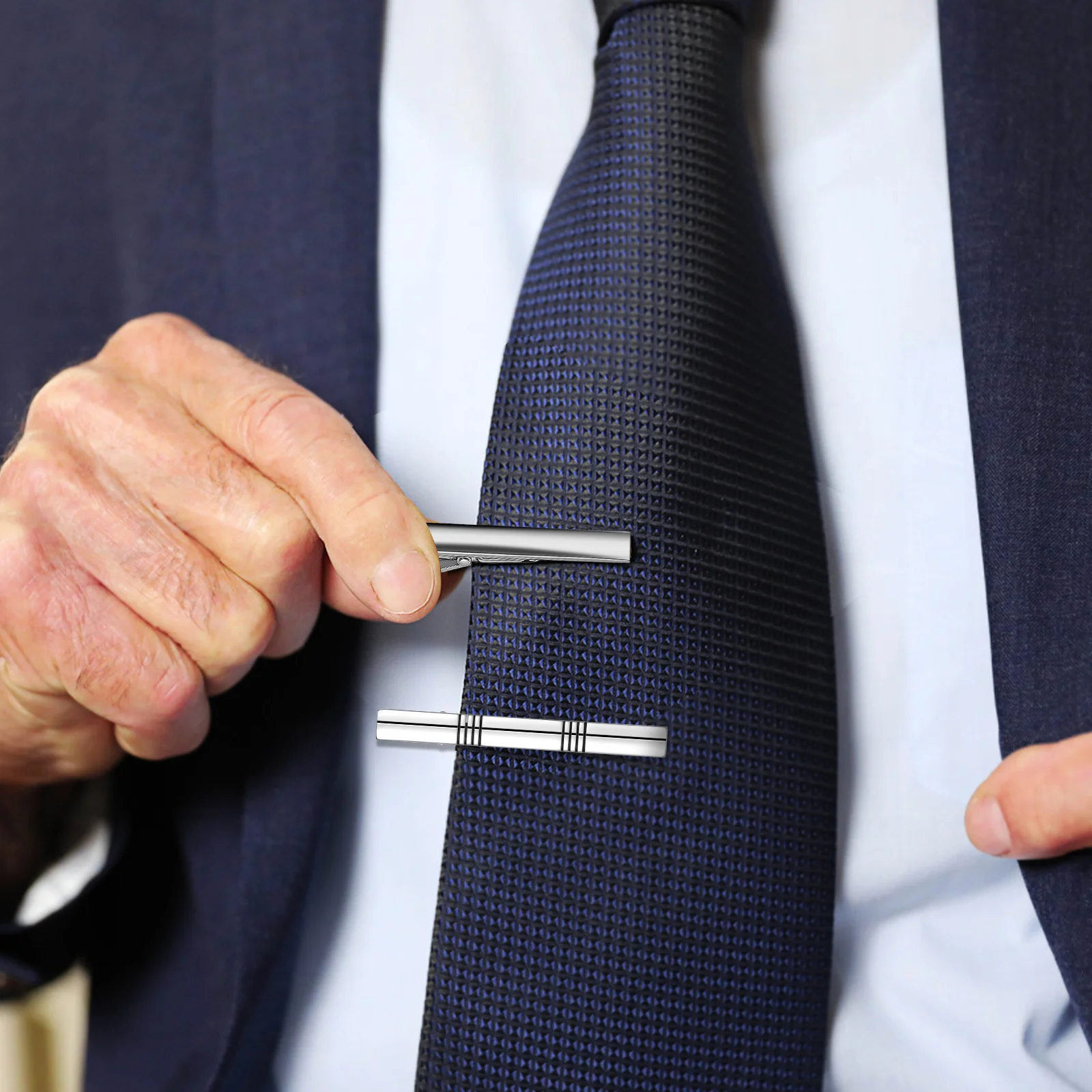 

4 pcs Tie Clips For Men Minimalist Metal Necktie Bar Pinch Clasp Durable Suit Accessories Formal Business Wear Wedding Banquet