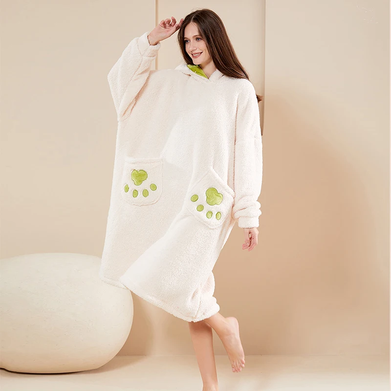 Bathrobe with Pillow Women's Winter Warm Thick Long Sleeve Cute Ladies TV Blanket Loose Loose Fleece Pockets Homewear for Female