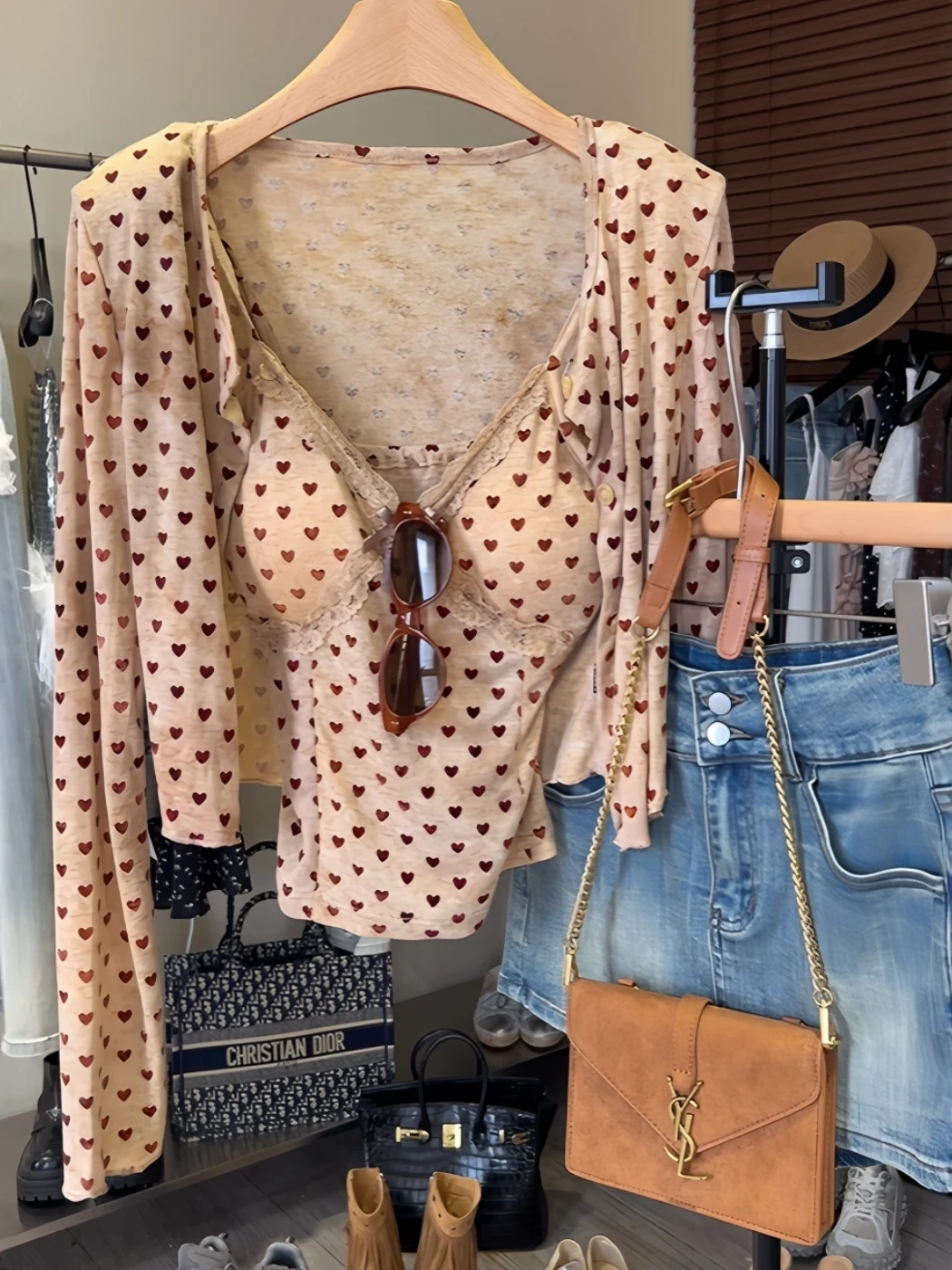 

Новинка 2026: Модный комплект из двух предметов в корейском стиле – топ-камизоль с кружевной отделкой и защитой от солнца в форме сердца, женская одежда