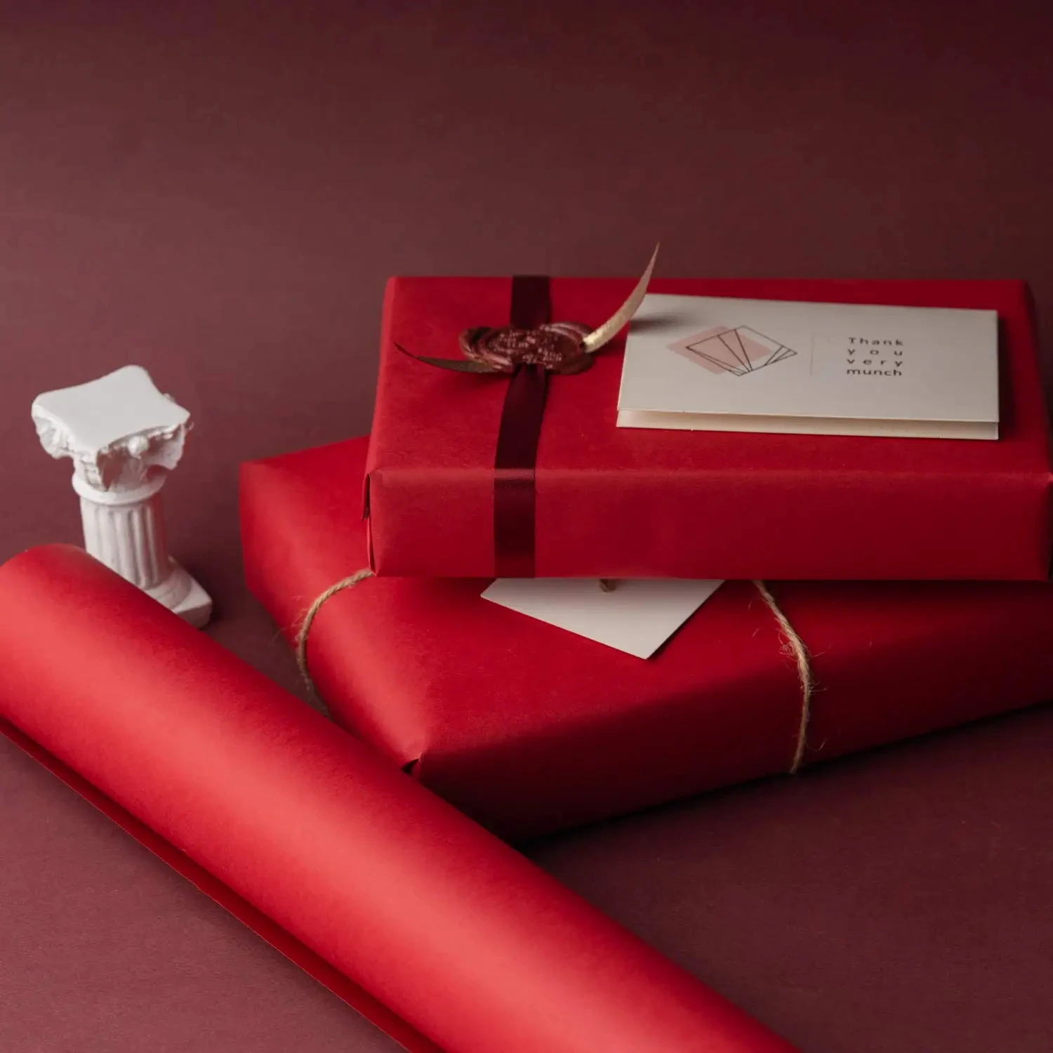 Rollo de papel Kraft blanco y rojo, rollo de papel Kraft reciclado para envolver regalos, embalaje y envío