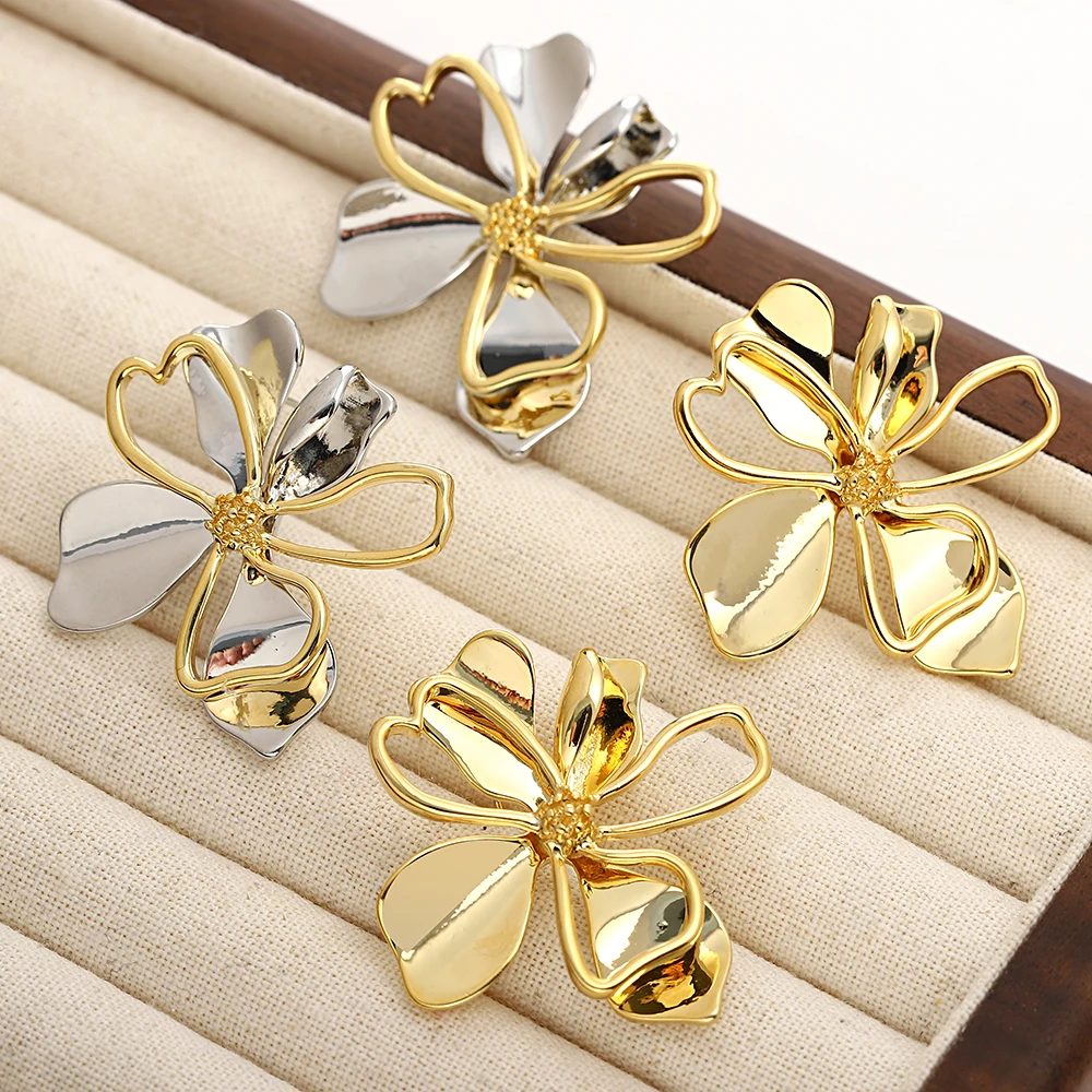 Greatera Unique Two Tone Flower Shape Stud Earrings For Women Creative Copper Plated Gold Design Hollow Ear Accessories Jewelry