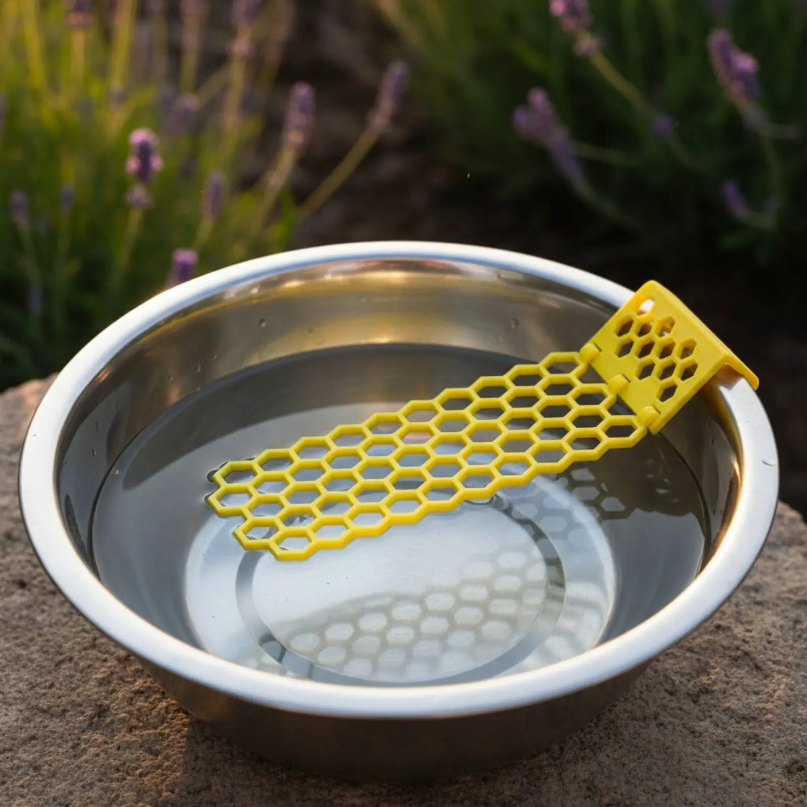 

Buoyant Bee Ladder Prevents Drowning Bee Watering Station Drinking Buoyant Safe Landing Surface for Beekeepers, Apiary