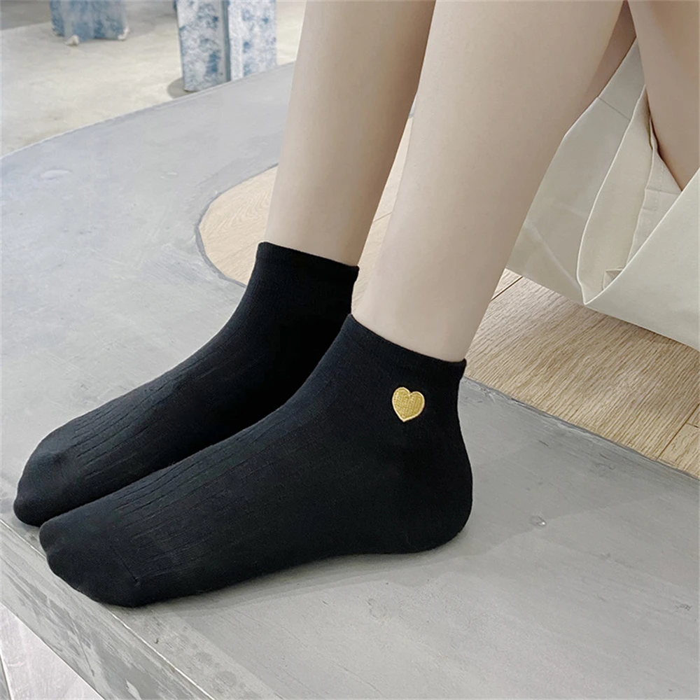 Nouveau broderie paillettes mignon amour coeur lune étoile sourire visage blanc noir chaussettes doux coton court cheville Sokken livraison directe