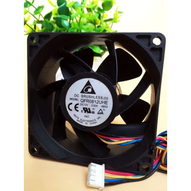 

L Высокопроизводительный охлаждающий вентилятор QFR0812UHE 12 В 1,7 А 80*80*38 мм