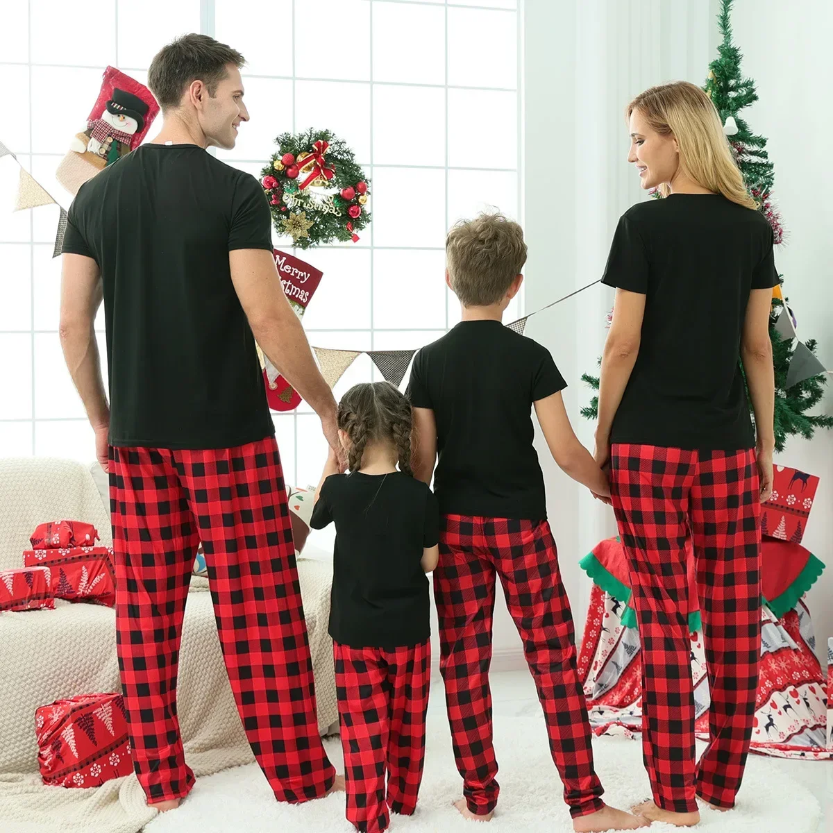 Merry Xmas Santa Plaid Print Family Pajamas Set Short Sleeve T-Shirt+Trousers 2 Pces Suit 2025 Christmas Pyjamas New Year's Look