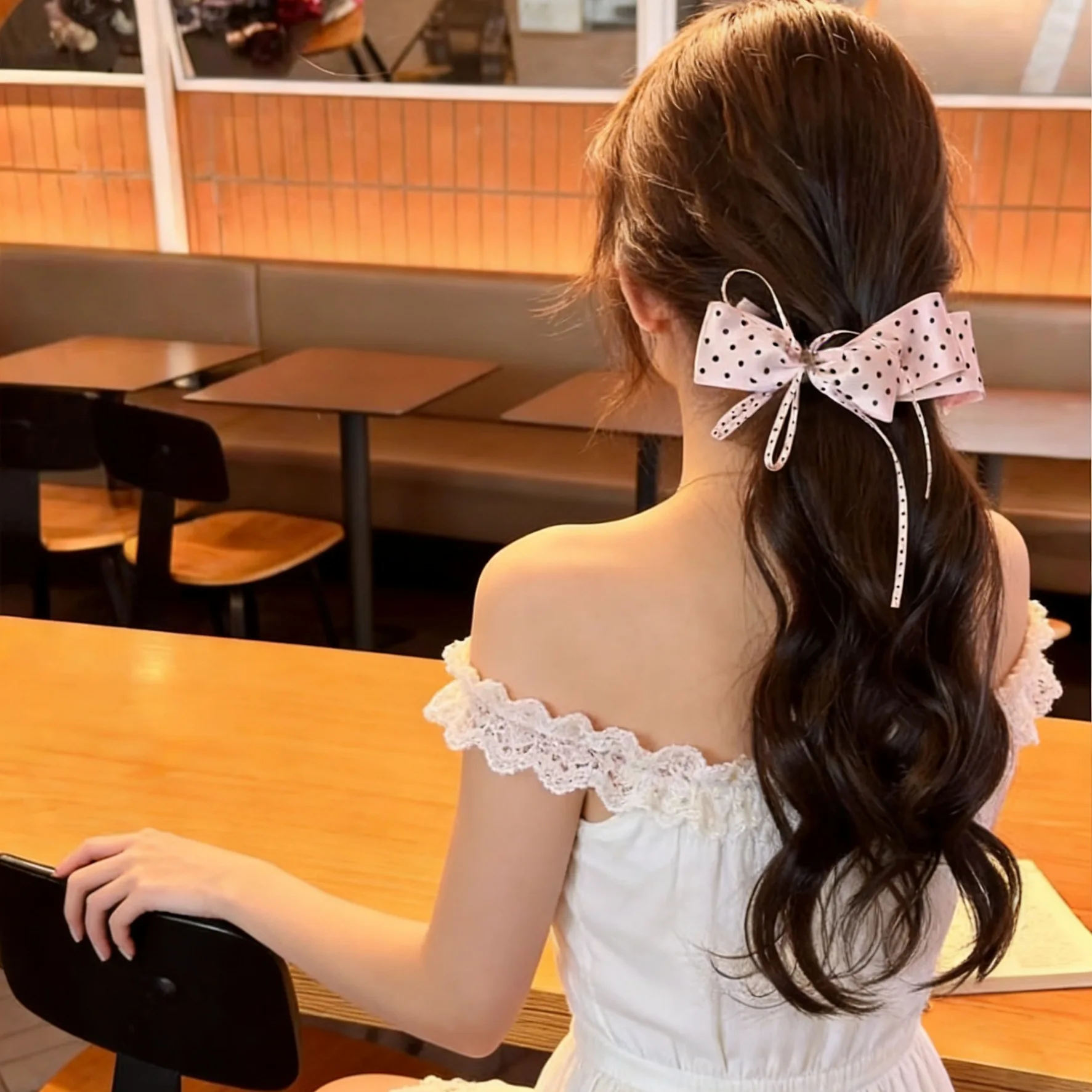 

Розовая заколка-банан с бантом в горошек и лентой в стиле Miu, создающая образ богатой девушки, элегантная заколка для волос для женщин, для повседневного использования, шикарный аксессуар для волос