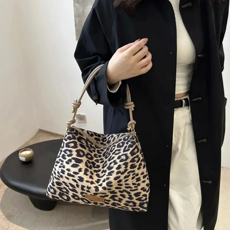 2025 Trend Leopard Print Shoulder Bag Commuting Armpit Bag Tote Bag Fashion Tote Bag Women Designer Purses Personality Handbag