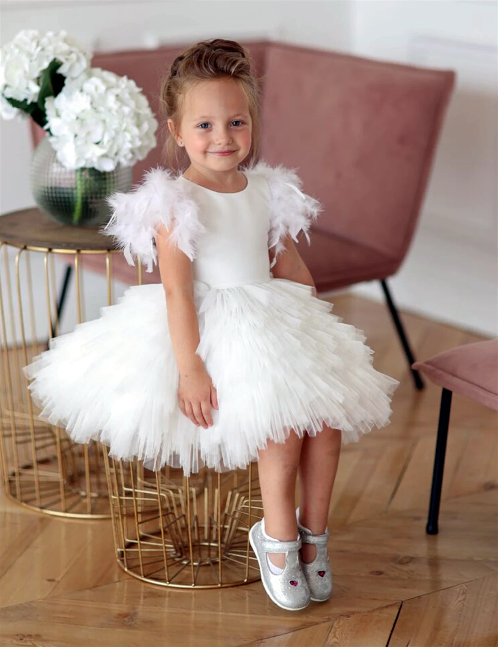 

Flower Girl Dress White Cute Layered Puffy Tulle Mini Feather Wedding Party Dress Children Birthday Gift First Communion Ball