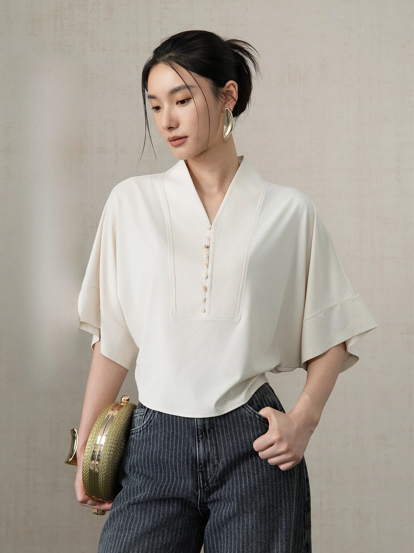 

Natural Bamboo Fiber Cool Feeling Fabric V-neck Batwing Sleeve Women's Shirt Anytime Casual Loose Fit Comfortable Breathable
