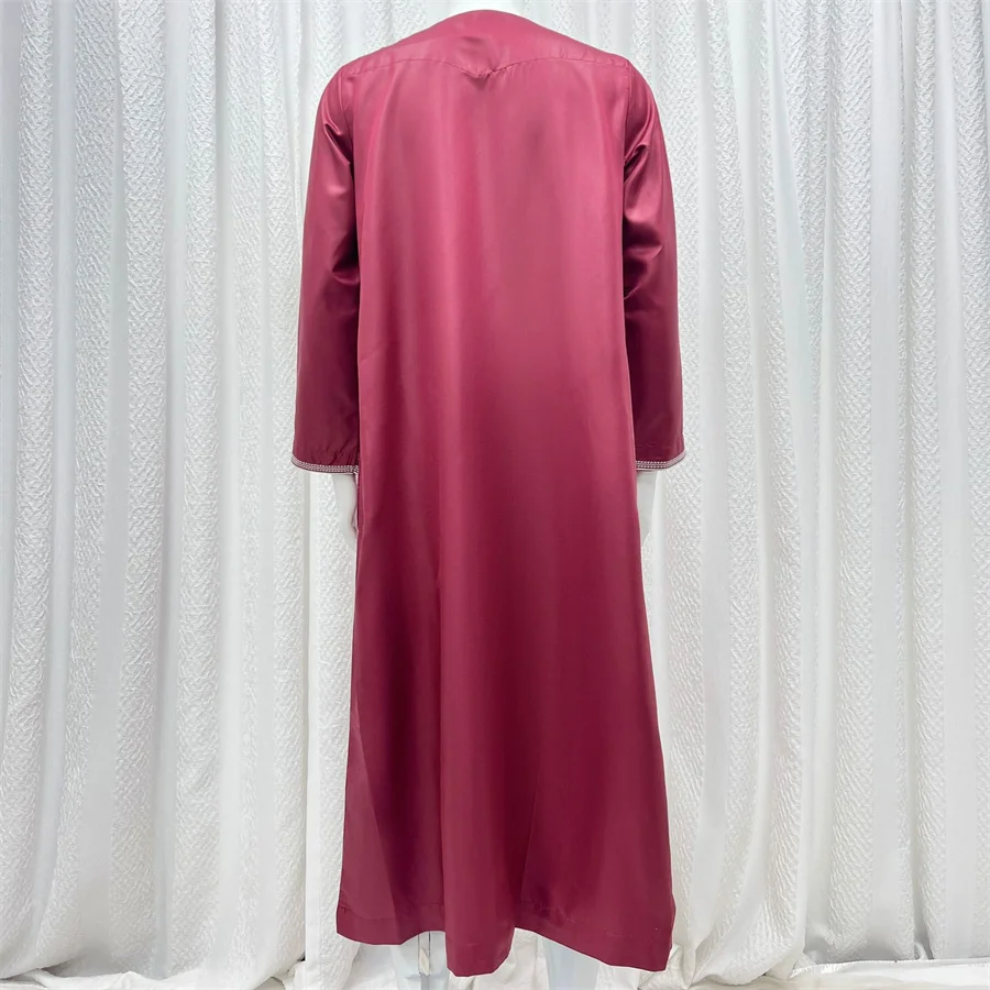 New 2025 Men's Muslim Abayas Dress Long-sleeved Pullover Kaftan Robe Men Jubba Thobe Pakistan Saudi Arab Caftan Islamic Clothing