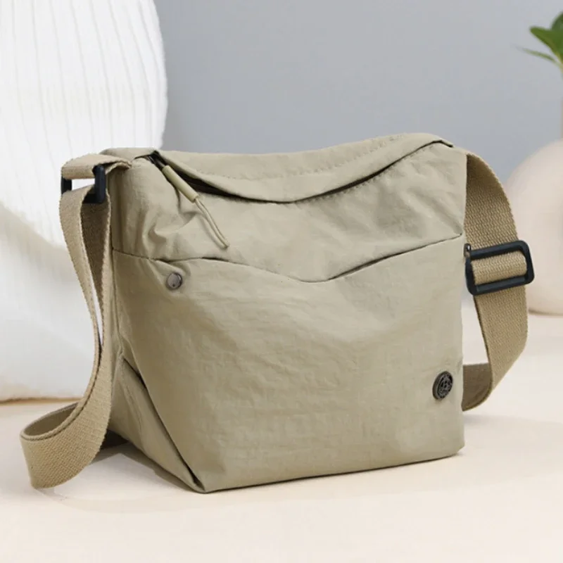 Ladies Fashion Nylon Messenger Bag-spacious And Light, Versatile Solid Color, Zipper Opening And Closing, Suitable For Daily Use