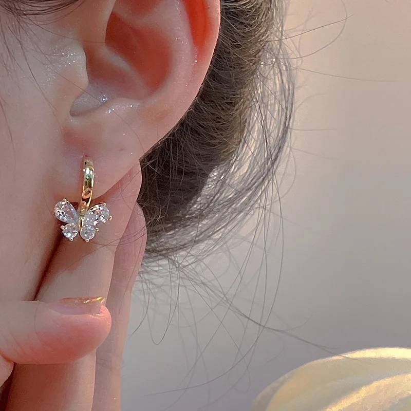 Korea Fashion New Butterfly Zircon Ear Buckle Earrings for Women Simple Animal  Stud Earring Birthday Party Wedding Jewelry Gift