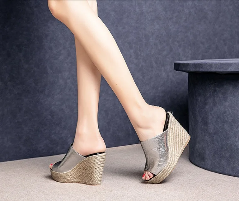 Size 31-43 2023 Summer New Sexy Comfortable Open Toe Slippers Platform Gold Heels Platform Women Summer Shoes