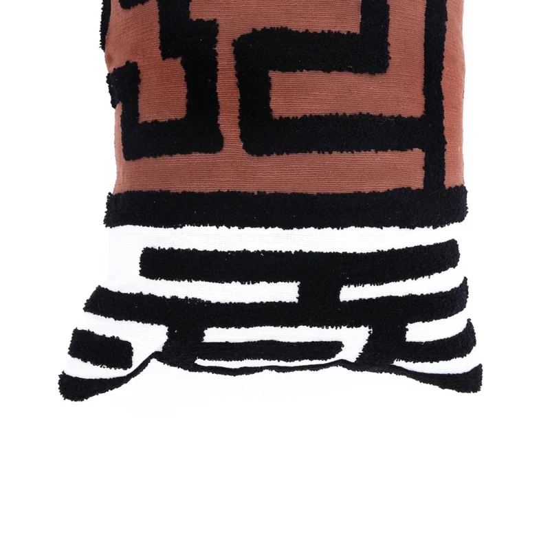 وسادة قطنية معنقدة مصنوعة يدويًا - بني وأبيض وأسود 24 × 16