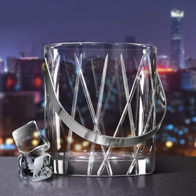 برميل نبيذ الجليد والزجاج الكريستالي