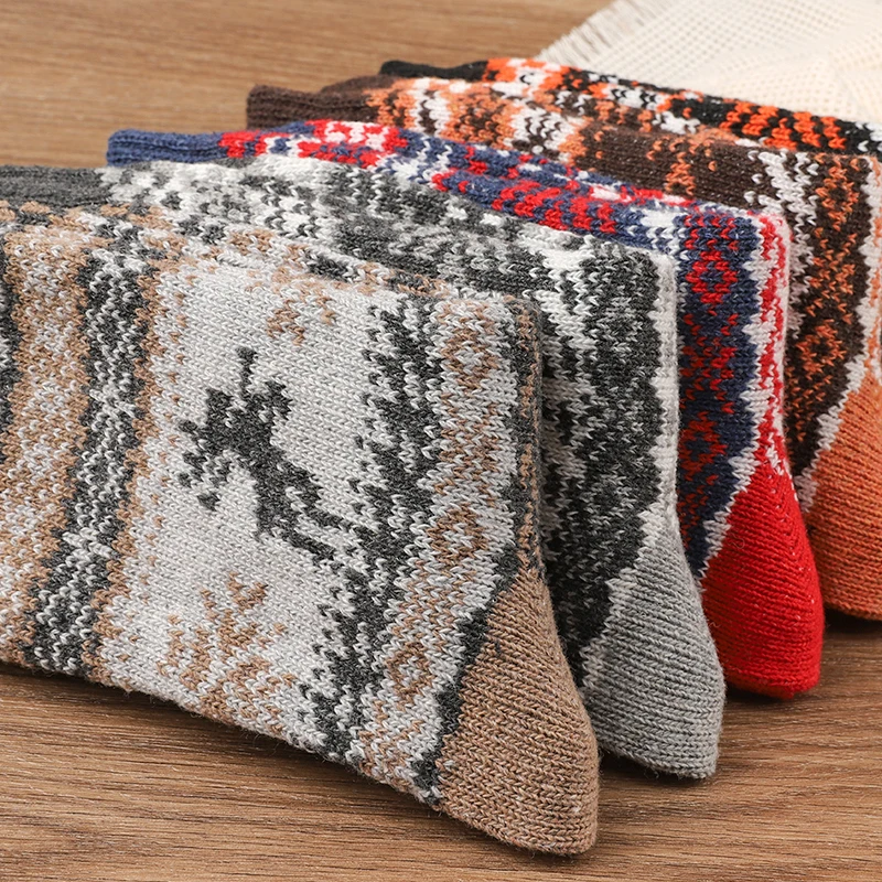 5 คู่ Nordic Snowflake Reindeer คริสต์มาสถุงเท้าผู้ชาย Retro ถักความร้อนถุงเท้าลูกเรือฤดูหนาว WARM Plush ถุงเท้าของขวัญความแปลกใหม่ร้านขายชุดชั้นใน