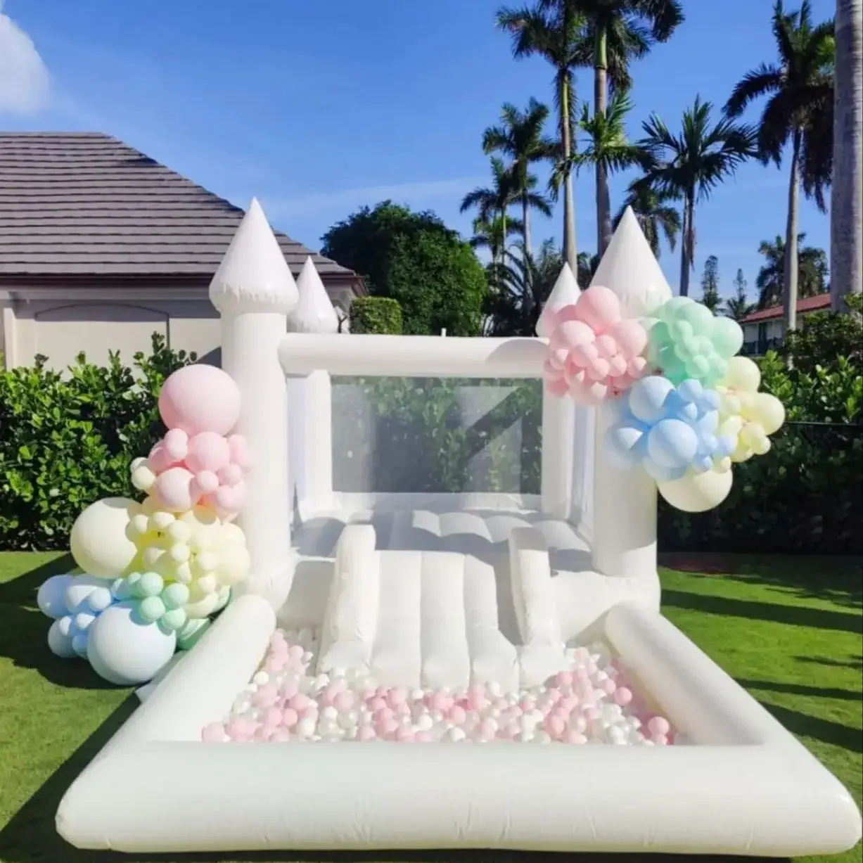 Mini Bouncy Castle With Blower Kids Soft Play PVC White Bounce House With Slide Ball Pit Party Customization Inflatable
