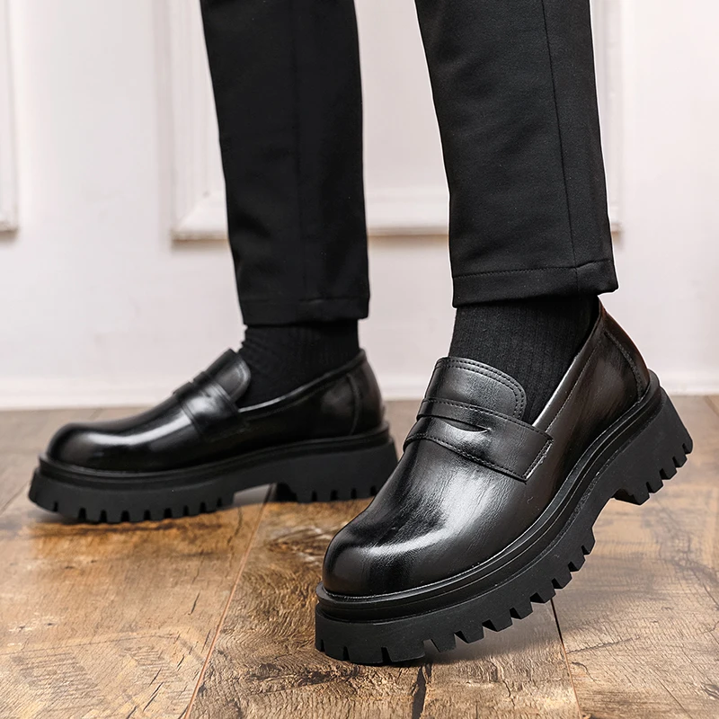

Men Loafers with Thick Sole Solid Color Classic Fashionable Comfortable Business Casual Men Shoes