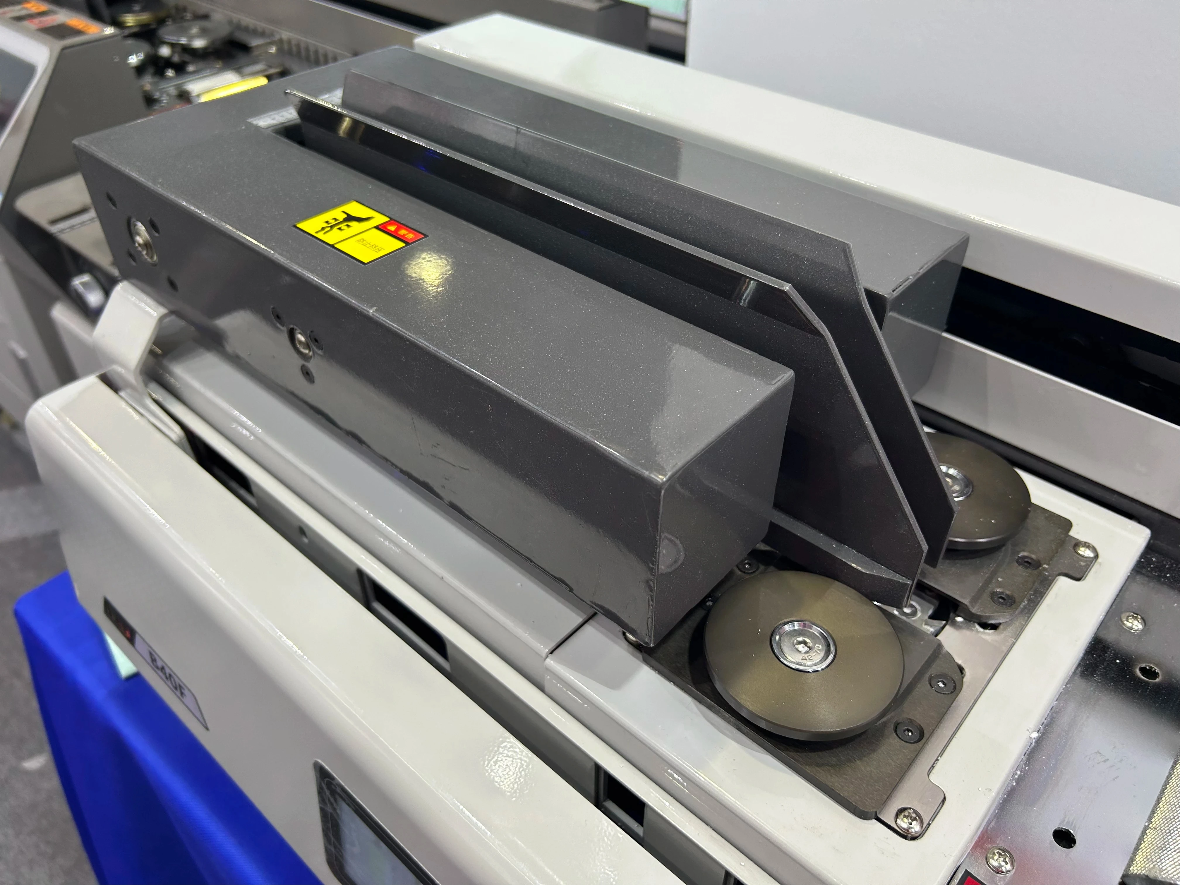 Совершенно новая настольная умная машина для переплета клея FN-B40F Premium